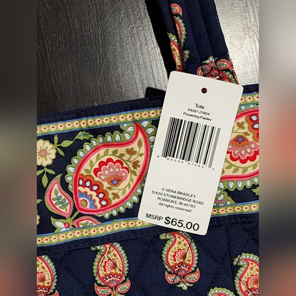 NWT - VERA BRADLEY | Flowering Paisley Quilted Tote Bag | Blue and Red - Picture 4 of 6